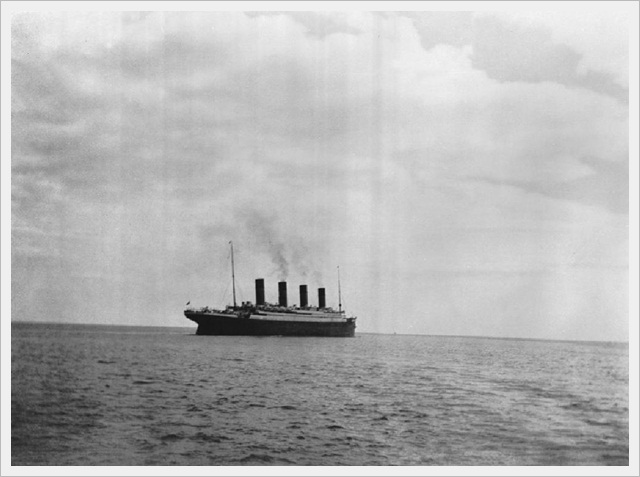 Last photo taken of the Titanic (1912)