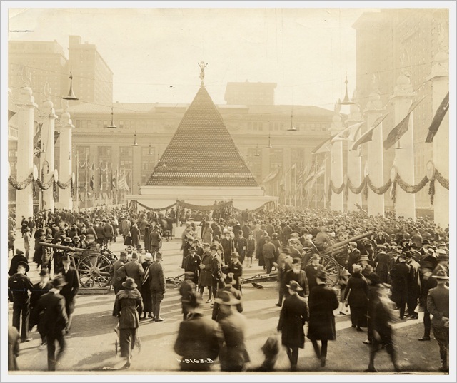 Pyramid of captured German helmets, New York (1918)