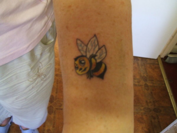 Bee tattoo designs (17)