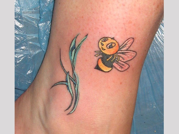 Bee tattoo designs (5)